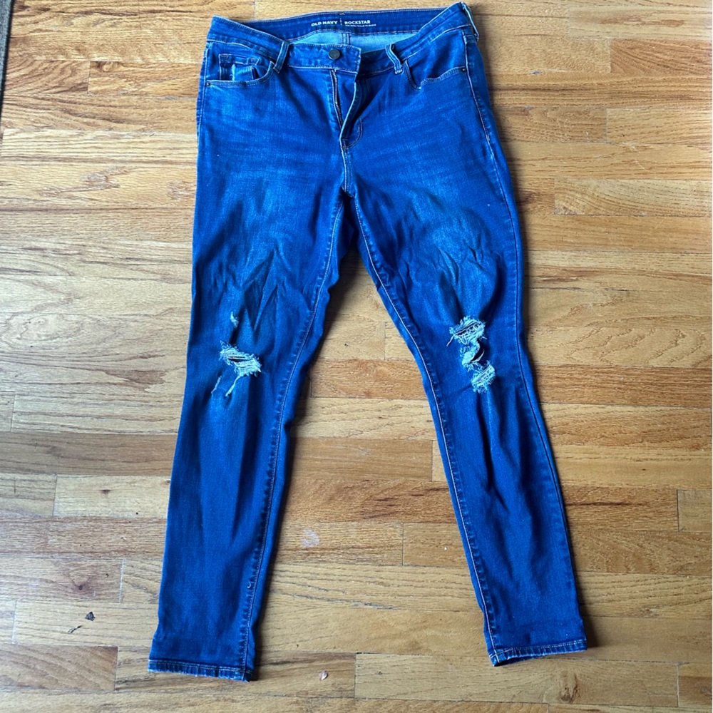 Women’s Old Navy Rockstar Skinny Jeans - Distressed - Size 10